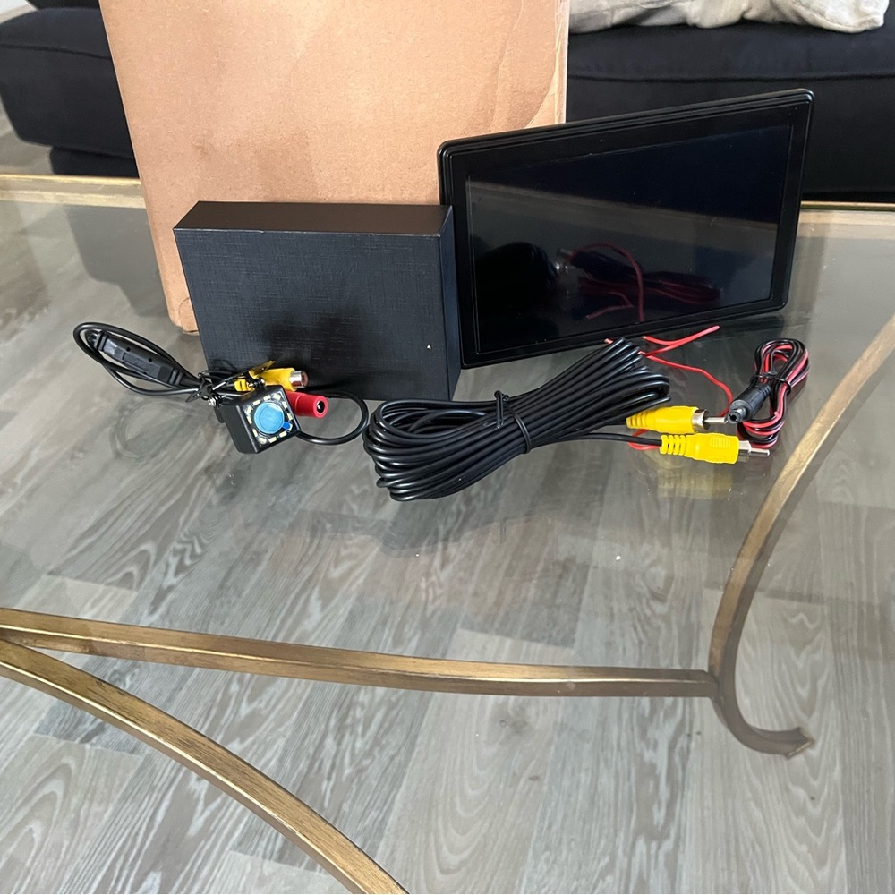 Amazon CarPlay/ bonus BACKUP CAMERA